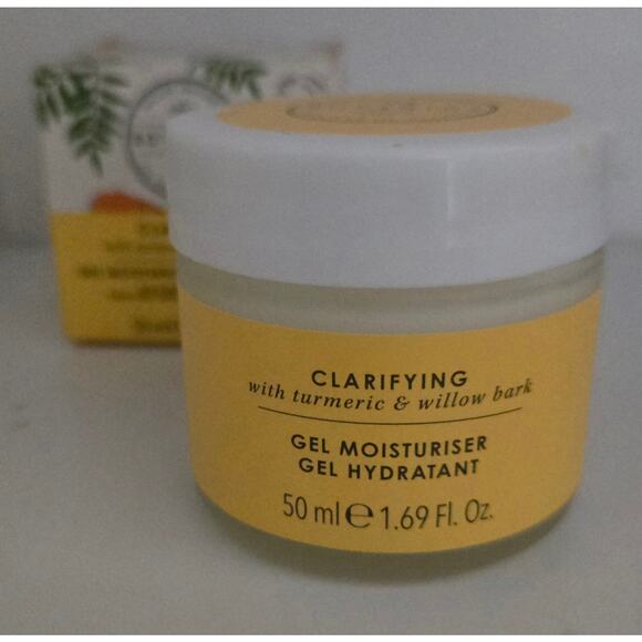 Botanics Clarifying Gel Moisturizer 1.69 Fl Oz with Tumeric and Willow Bark - Picture 7 of 11